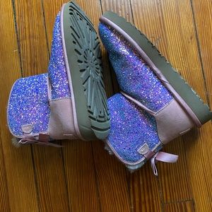 Sequins Ugg’s barely worn.